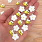 16 Icing Bees and Daisies